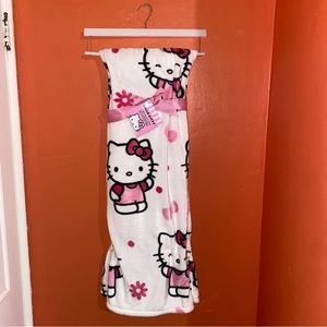 Hello Kitty Pink Daisy Plush Throw Blanket